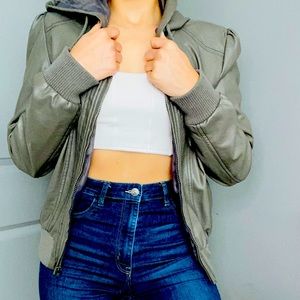 GRAY PLEATHER HOODED JACKET